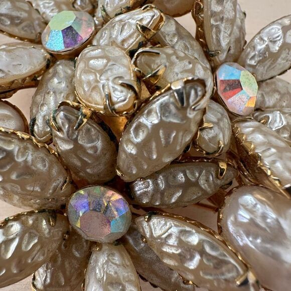 Vintage Iridescent Floral Pearlized Rhinestone Brooch - Picture 2 of 7